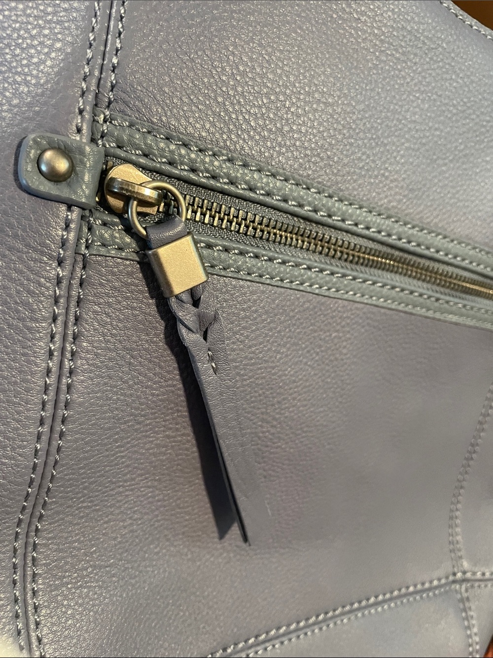 The sak  Leather Hobo Bag zipper closure - Picture 4 of 10